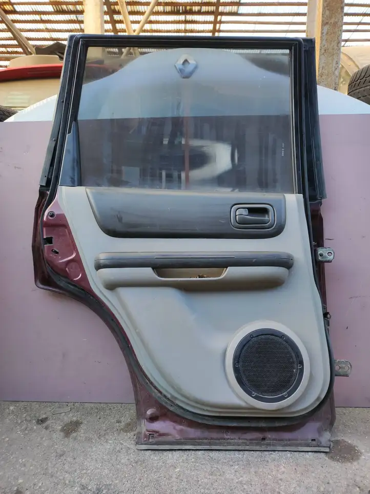 Nissan X-Trail T30 (2001 - 2007) Задняя дверь — фото 2
