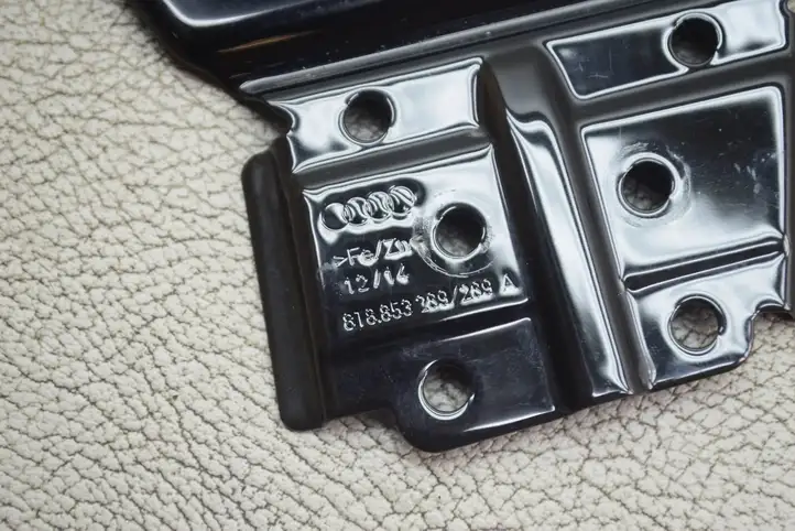 Audi A5 8T 8F (2007 - 2011) 8T8853289A Нижняя обшивка стойки B — фото 9