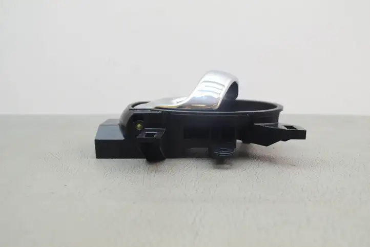 Nissan Juke I F15 (2010 - 2018) 80671BA61A Внутренняя ручка двери — фото 4
