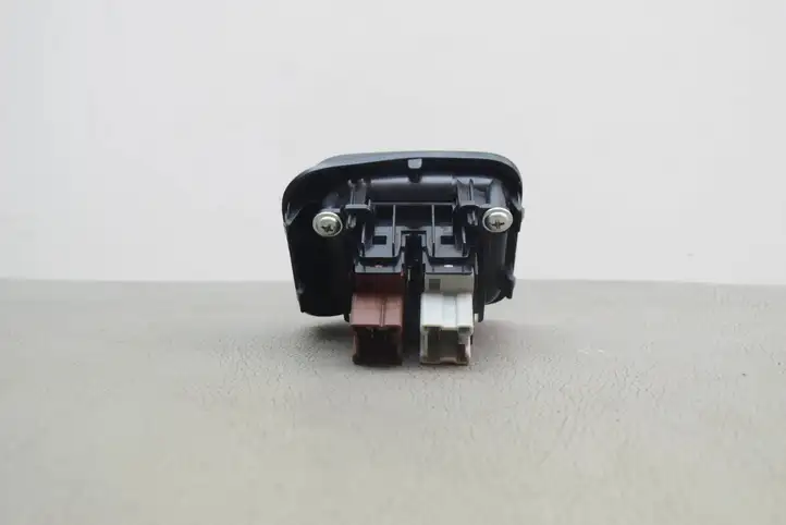 Nissan Juke I F15 (2010 - 2018) 969881KK1A Включатель обогрева — фото 3
