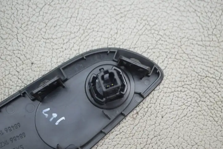 Nissan Juke I F15 (2010 - 2018) 684861KZ3A Боковая отделка панели приборов — фото 6