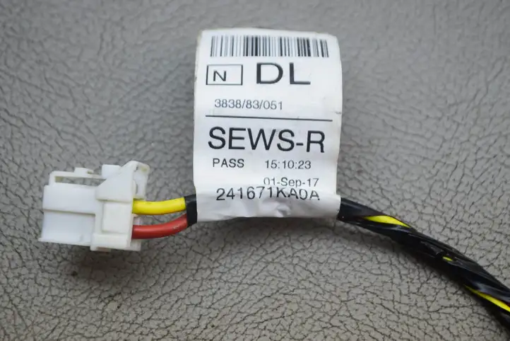 Nissan Juke I F15 (2010 - 2018) 241671KA0A Прочая электропроводка — фото 9