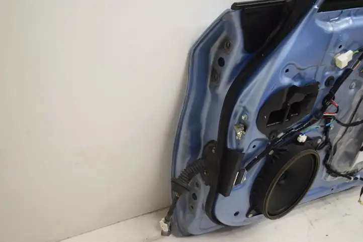 Toyota Prius (XW30) (2009 - 2015) Дверь — фото 8