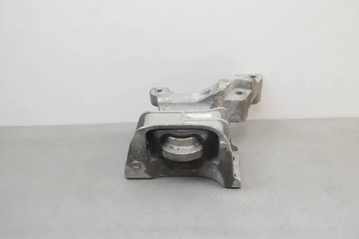 Nissan Juke I F15 (2010 - 2018) 112111KA0AHR Опора двигателя — фото 1