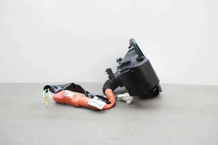 Toyota Prius (XW30) (2009 - 2015) 5845247010 Крышка топливного бака — фото 7