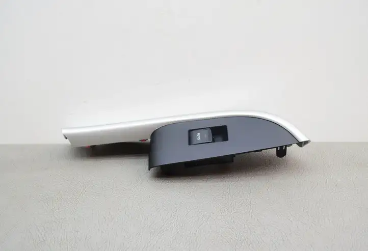 Toyota Prius (XW30) (2009 - 2015) 7427147060 Блок кнопок стеклоподъемников — фото 1