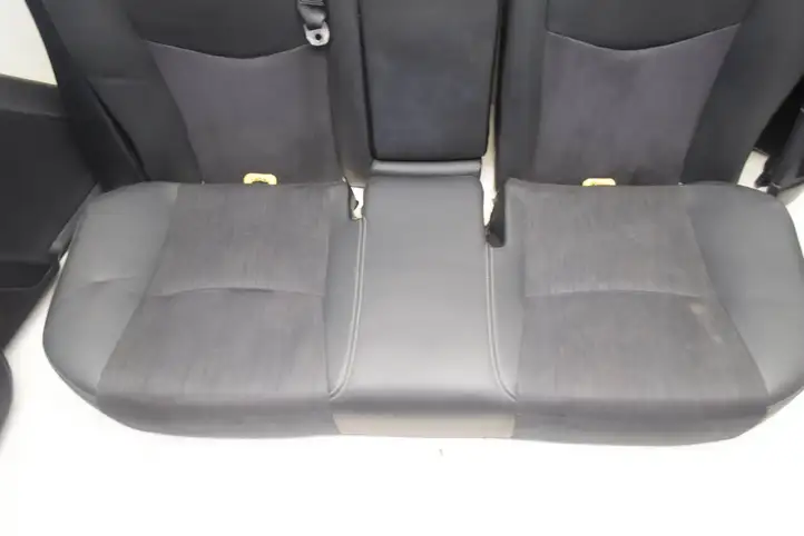 Toyota Prius (XW30) (2009 - 2015) Комплект салона — фото 2
