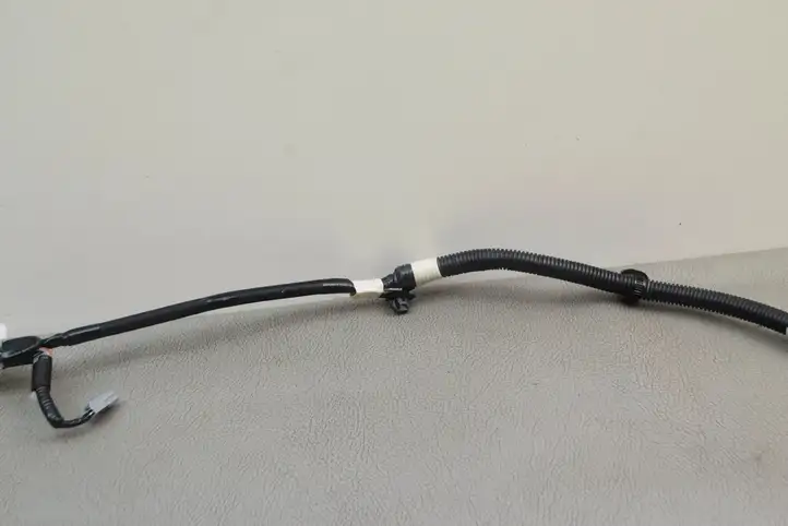 Toyota Prius (XW30) (2009 - 2015) 8218447370 Проводка тормозной системы — фото 7