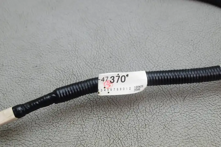 Toyota Prius (XW30) (2009 - 2015) 8218447370 Проводка тормозной системы — фото 9