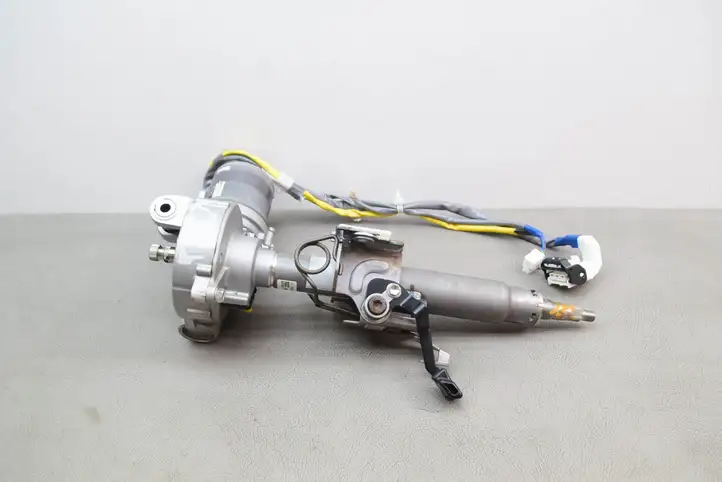 Toyota Prius (XW30) (2009 - 2015) 4525047160 Вал рулевой колонки — фото 1