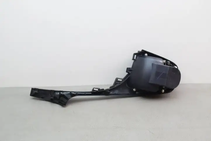 Toyota Prius (XW30) (2009 - 2015) 5562047030 Другая деталь консоли (туннеля) — фото 11