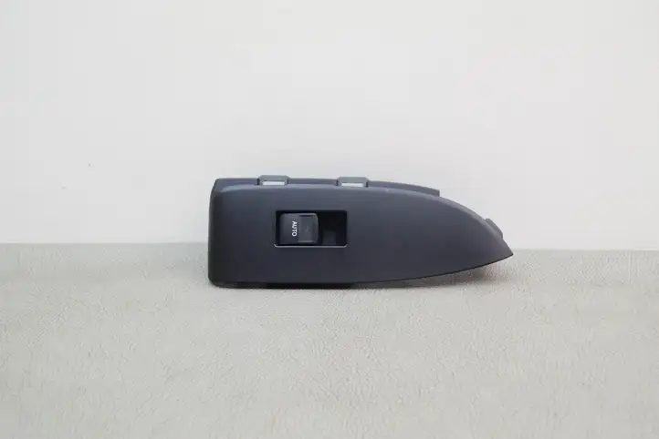 Toyota Prius (XW30) (2009 - 2015) 7423147110 Блок кнопок стеклоподъемников — фото 1