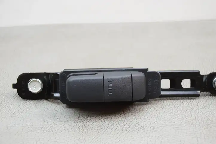 Nissan Juke I F15 (2010 - 2018) 63020B Электродвигатель регулировки ремня безопасности — фото 6