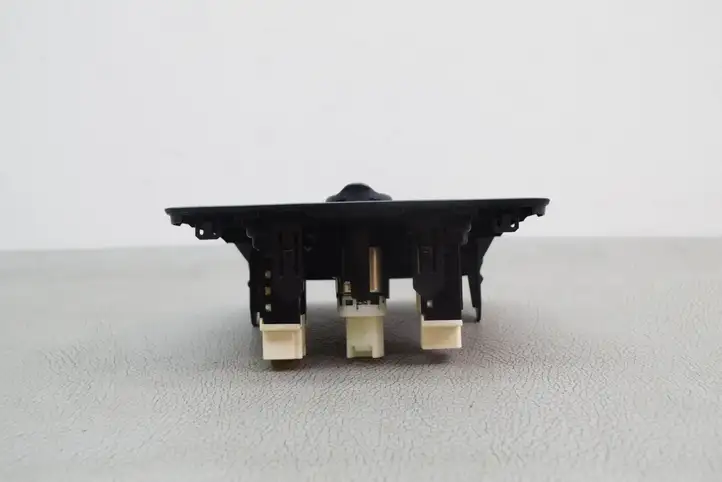 Toyota Prius (XW30) (2009 - 2015) 5881847060 Включатель обогрева — фото 6