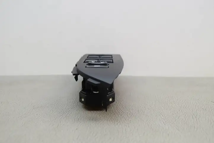 Toyota Prius (XW30) (2009 - 2015) 7423247090 Блок кнопок стеклоподъемников — фото 5