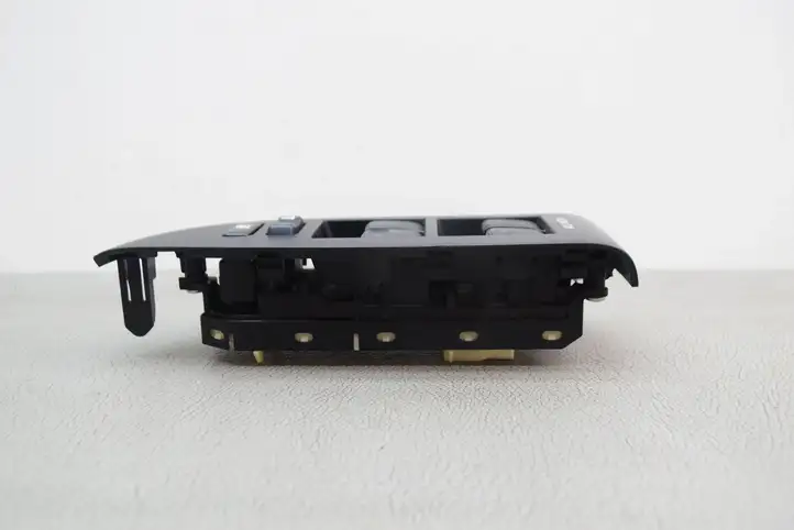Toyota Prius (XW30) (2009 - 2015) 7423247090 Блок кнопок стеклоподъемников — фото 6