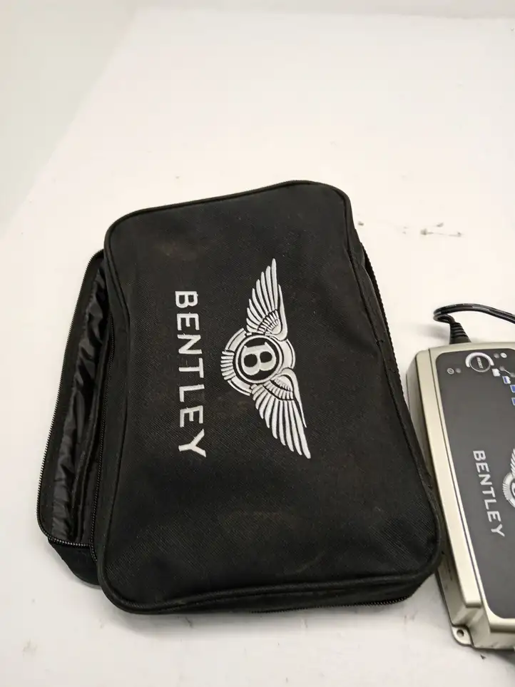 Bentley Continental (2003 - 2017) Зарядное устройство — фото 7