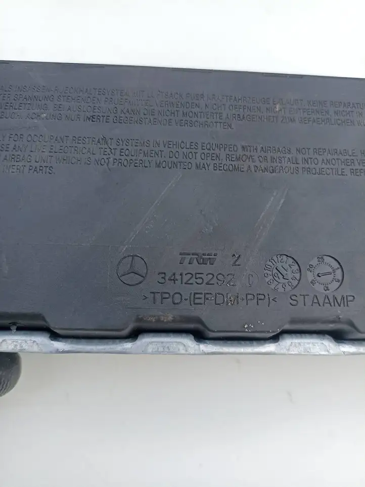 Mercedes-Benz C W205 (2014 - 2021) 2058600302 Коленная подушка безопасности — фото 3