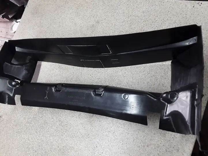 BMW 3 F30 F35 F31 (2012 - 2018) KM5102411A Дефлектор воздуха — фото 1
