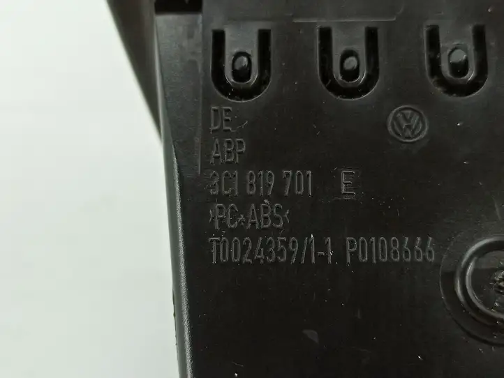 Volkswagen PASSAT B6 (2005 - 2010) 3C1819701 Боковой воздушный дефлектор — фото 2