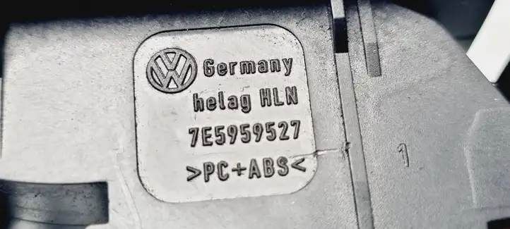 Volkswagen PASSAT B7 (2011 - 2014) 7E5959527 Кнопка фаркопа в багажнике — фото 5