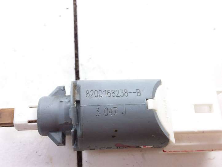 Renault Megane II (2002 - 2005)  8200168238B Датчик тормозной педали