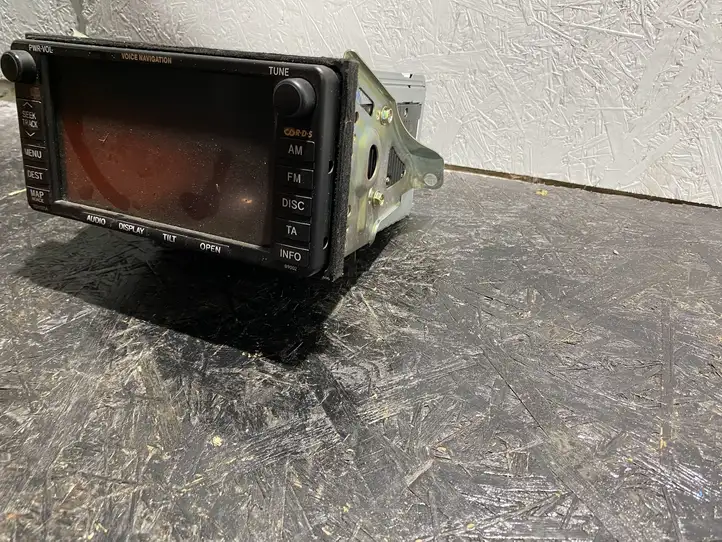 Toyota Corolla Verso E121 (2004 - 2007) 8612064010 Магнитола / мультимедийная система — фото 3