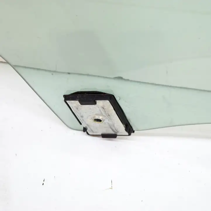 Tesla Model 3 (2017 - 2023) 107790599C Стекло задней двери — фото 5