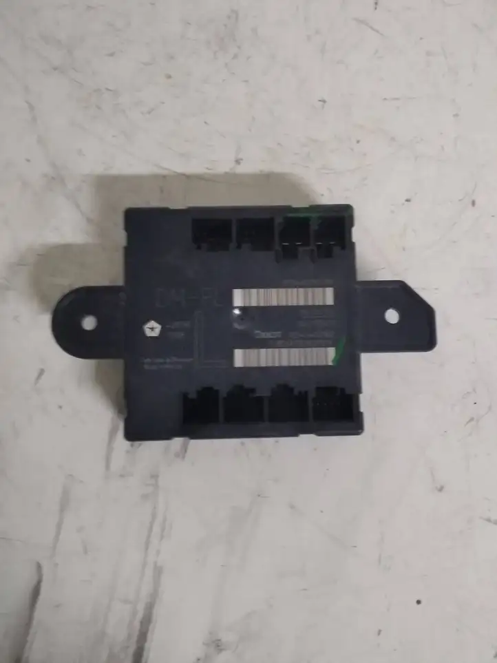 Chrysler Grand Voyager V (2007 - 2010) Z8L0070700 Блок управления дверью — фото 1
