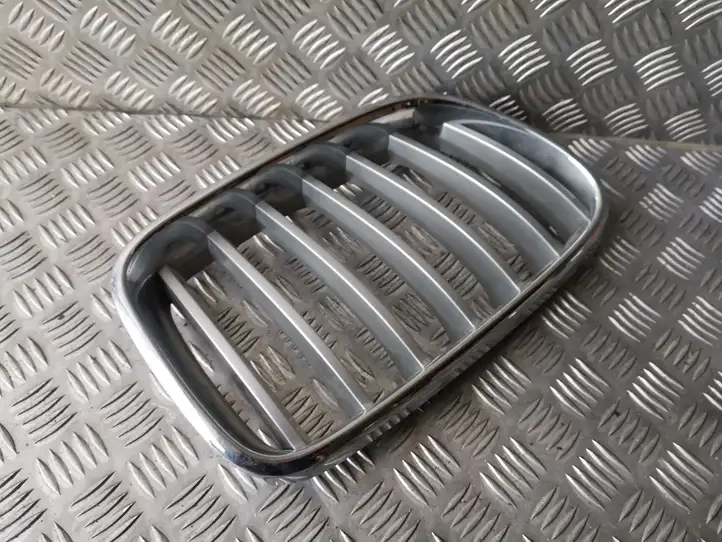BMW X3 F25 (2010 - 2017) 51117210726 Передняя решетка — фото 2