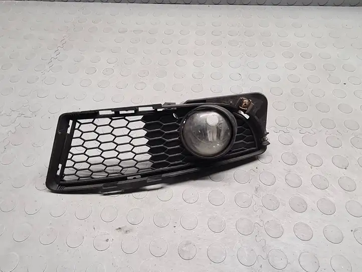 BMW 3 E90 E91 (2005 - 2012) 7891395 Решетка противотуманной фары — фото 1