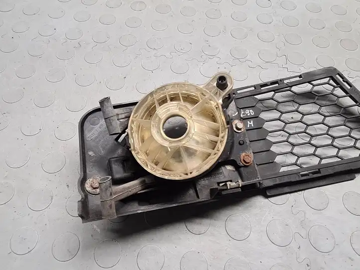 BMW 3 E90 E91 (2005 - 2012) 7891395 Решетка противотуманной фары — фото 2