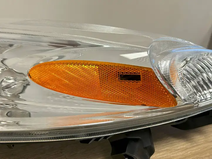 Nissan Juke I F15 (2010 - 2018) 261201KM0B Указатель поворота передний — фото 3