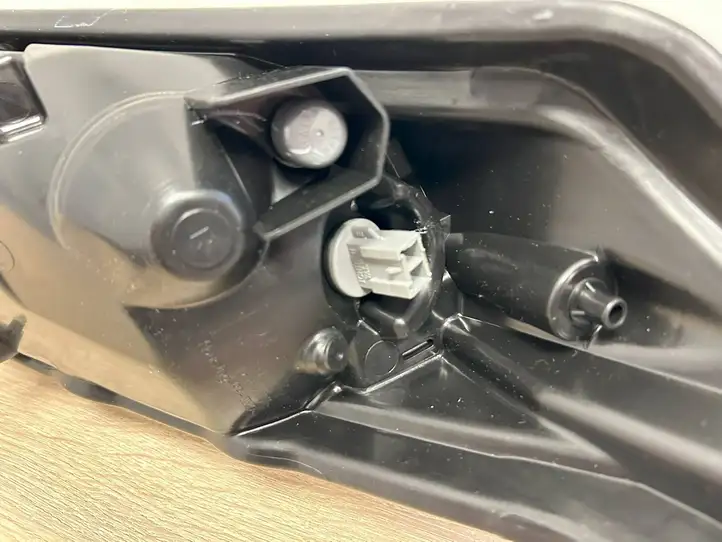 Nissan Juke I F15 (2010 - 2018) 261201KM0B Указатель поворота передний — фото 6