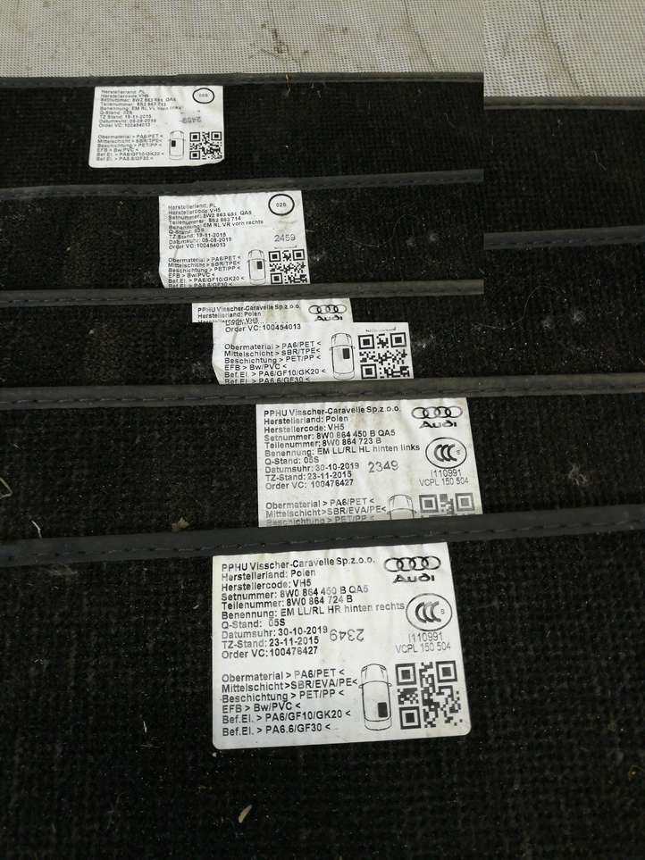 Audi A4 (2015 - 2019)  8W0864450B Комплект автомобильного коврика