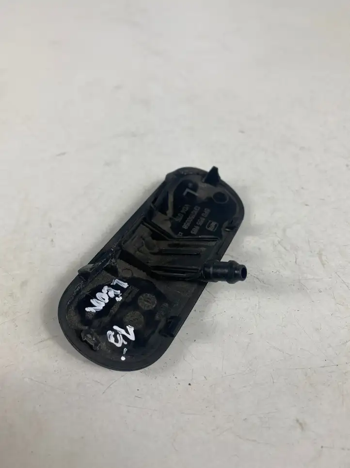 Seat Leon (5F) (2012 - 2019) 5F0955985 Форсунка омывателя лобового стекла — фото 2