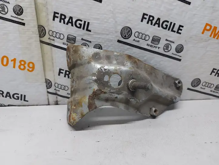 Volkswagen Golf V (2003 - 2009) 1K6821136 Крепление крыла — фото 3