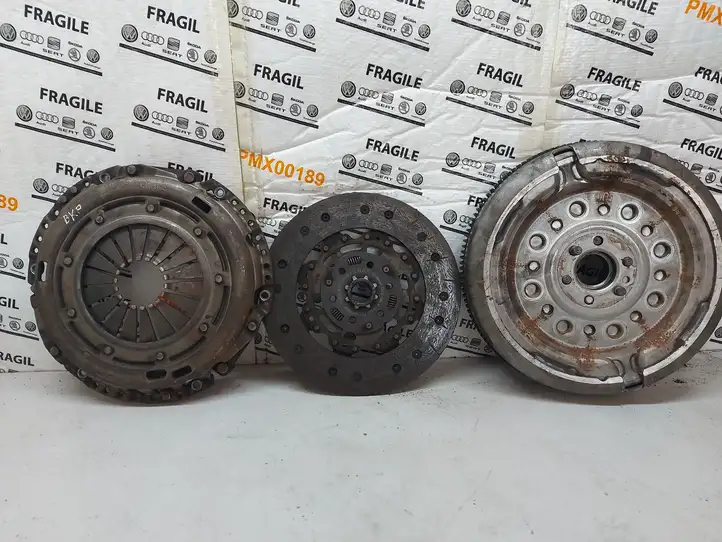 Volkswagen PASSAT B6 (2005 - 2010) 201878001558 Комплект сцепления — фото 1
