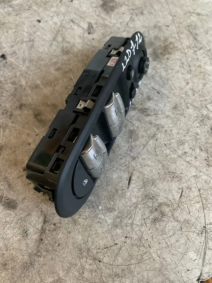 Mini One Cooper R56 (2012 - 2020) 935486101 Кнопка стеклоподъемников — фото 2