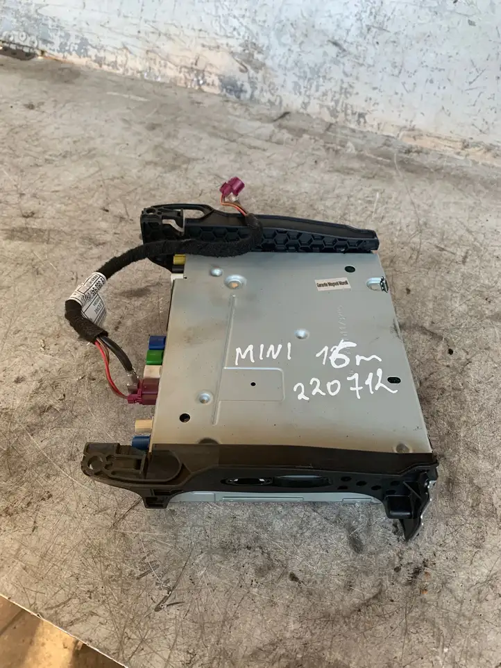 Mini One Cooper R56 (2012 - 2020) 684040901 Магнитола / мультимедийная система — фото 3