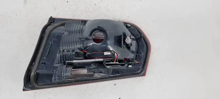 BMW 3 F30 F35 F31 (2012 - 2018) 725991510 Задний фонарь в крышке багажника — фото 2