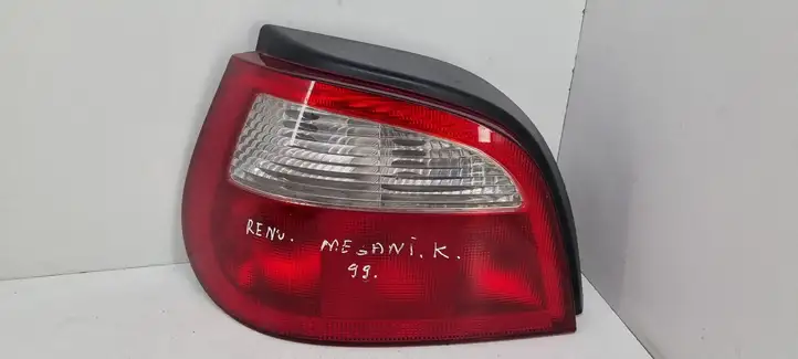 Renault Megane I (1995 - 2002) 7700428320 Задний фонарь в кузове — фото 1