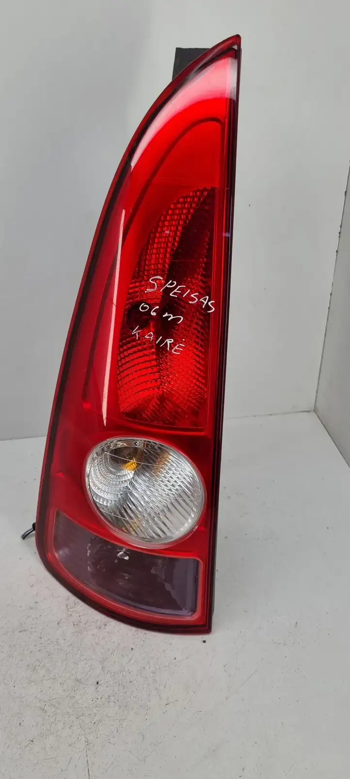 Renault Espace - Grand espace IV (2004 - 2014) 8200027153 Задний фонарь в кузове — фото 1