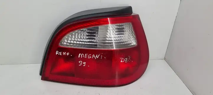 Renault Megane I (1995 - 2002) 7700428321 Задний фонарь в кузове — фото 1