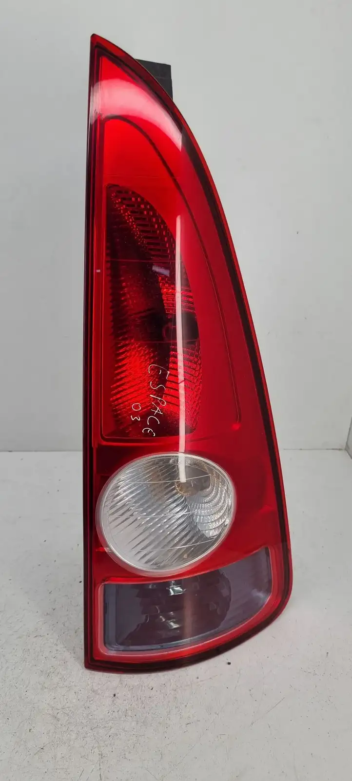 Renault Espace - Grand espace IV (2004 - 2014) 8200027152 Задний фонарь в кузове — фото 1