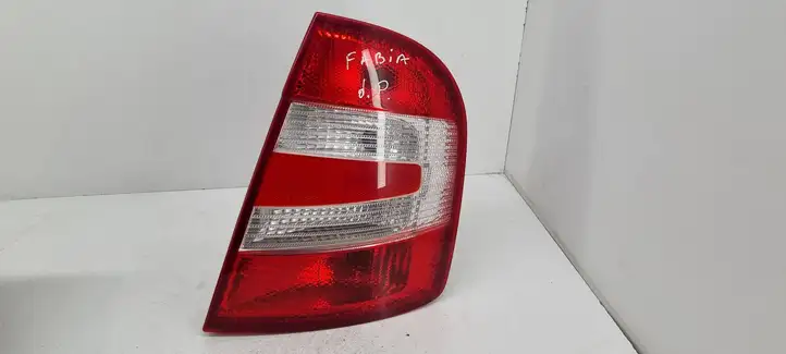Skoda Fabia Mk1 (6Y) (1999 - 2007) 6Y6945112B Задний фонарь в кузове — фото 1