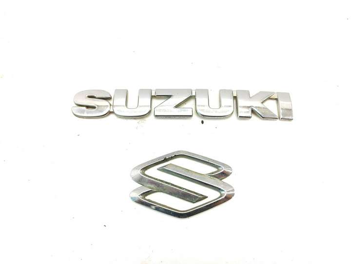 Suzuki Liana (2001 - 2004)   Значок производителя / буквы модели