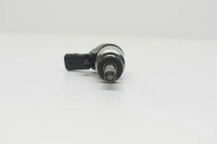 Volkswagen Tiguan (2016 - 2020) 06G906036B Форсунка — фото 4