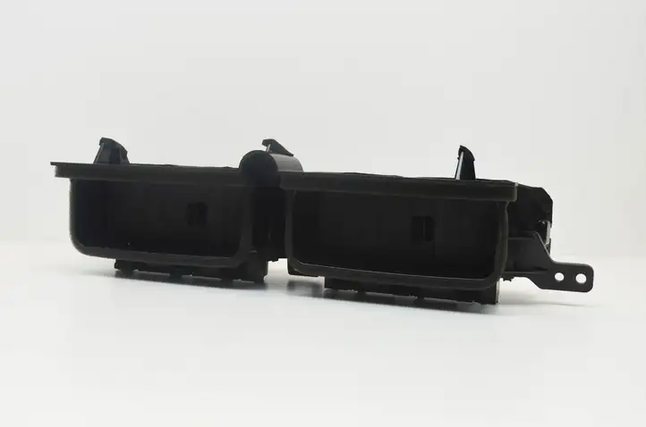 Toyota Prius (XW30) (2009 - 2015) 5567047070 Воздушная решетка панели — фото 3