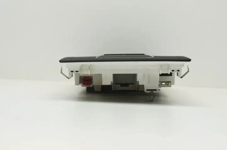 Audi Q3 8U (2011 - 2014) 8V0947135A8X0951177 Передняя подсветка — фото 8